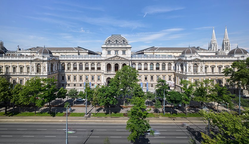 Hauptgebäude © Gebhard Sengmüller